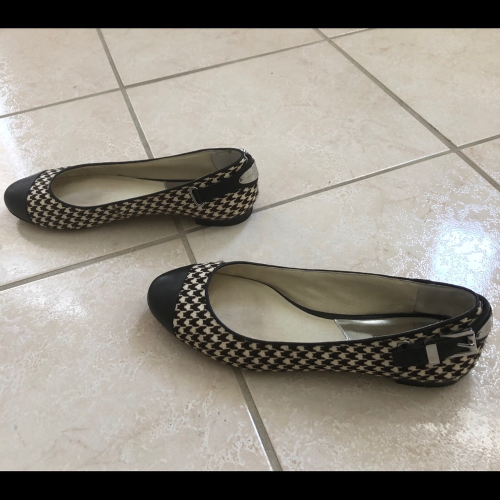 Michael Kors Beautiful Flats ❤️